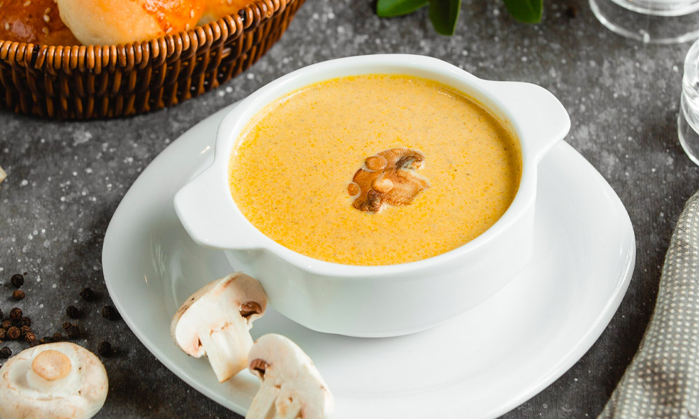Gemüsecremesuppe & Hefeklöße mit Kirschsuppe