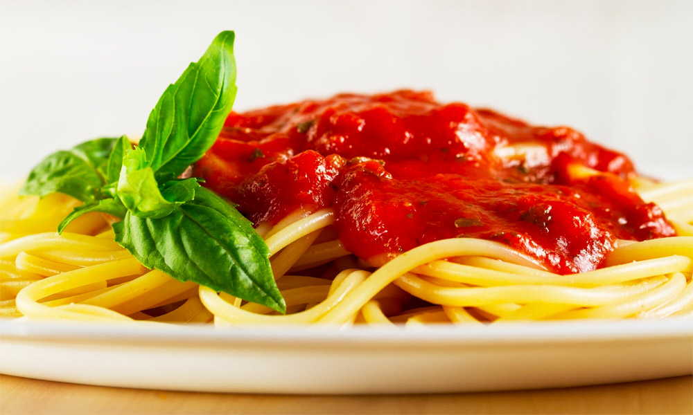 Nudeln mit Tomatensauce